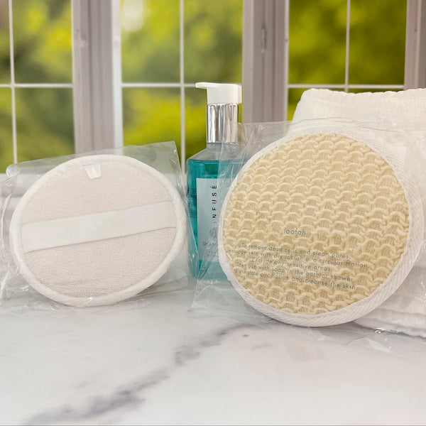 Front and Back View of Loofa Sponge Scrub | GuestOutfitters.com