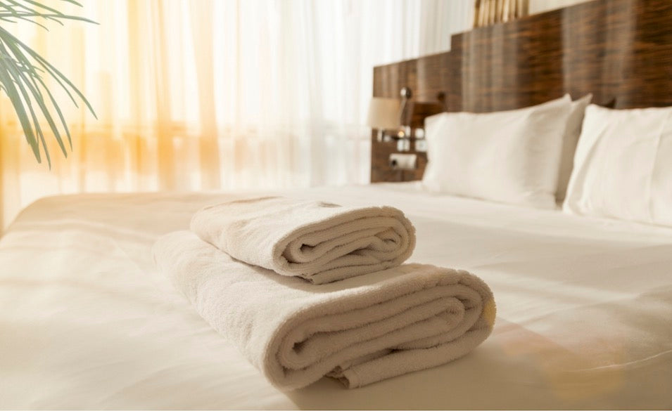 Luxury Hotel Grade Bedding, Bath Towels, Bathrobes and Slippers for Vacation Rentals | GuestOutfitters.com