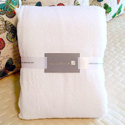 Lynova Blankets for VRBO Hospitality | GuestOutfitters.com